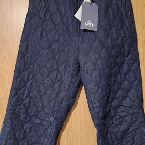 Levi's Women's Quilted Cropped Pants in Navy